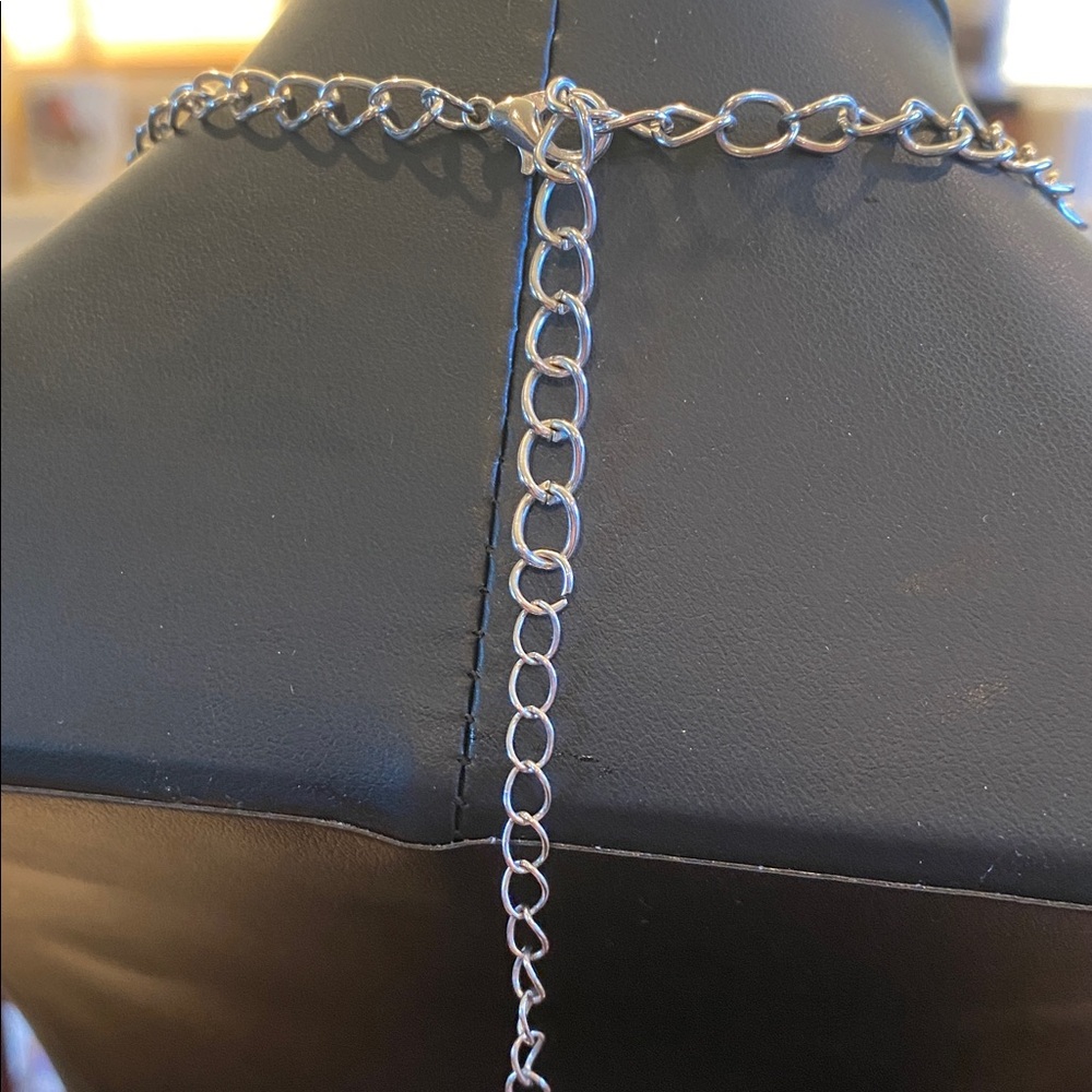 Dramatic Black Stone And Silver Tone Necklace - image 4